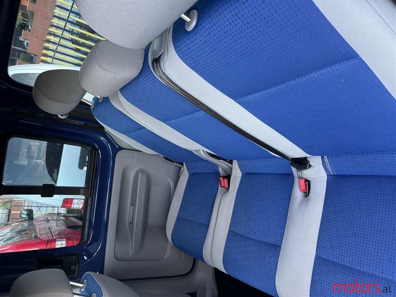 2009' Volkswagen Caddy photo #6