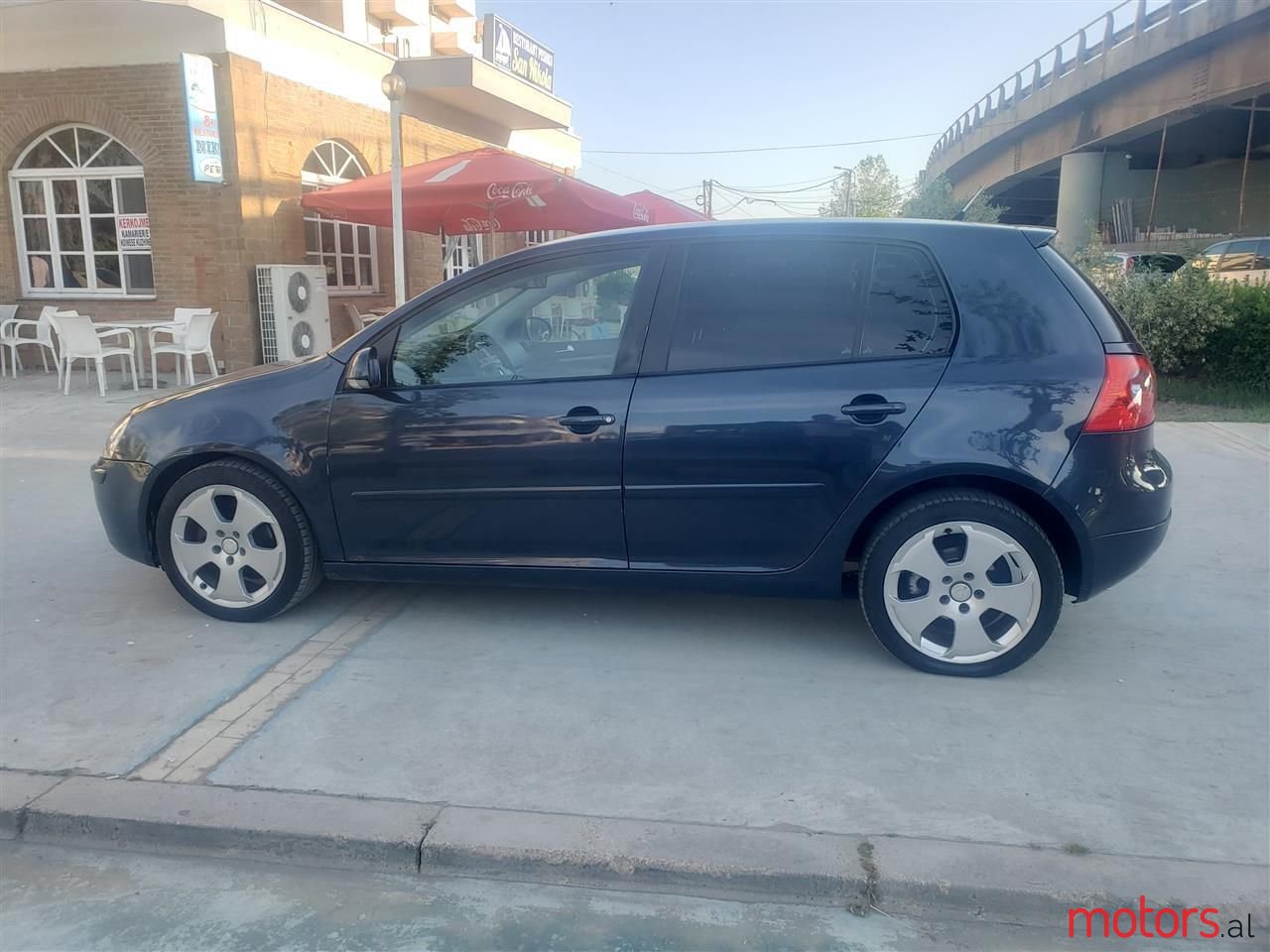 2005' Volkswagen Golf photo #1