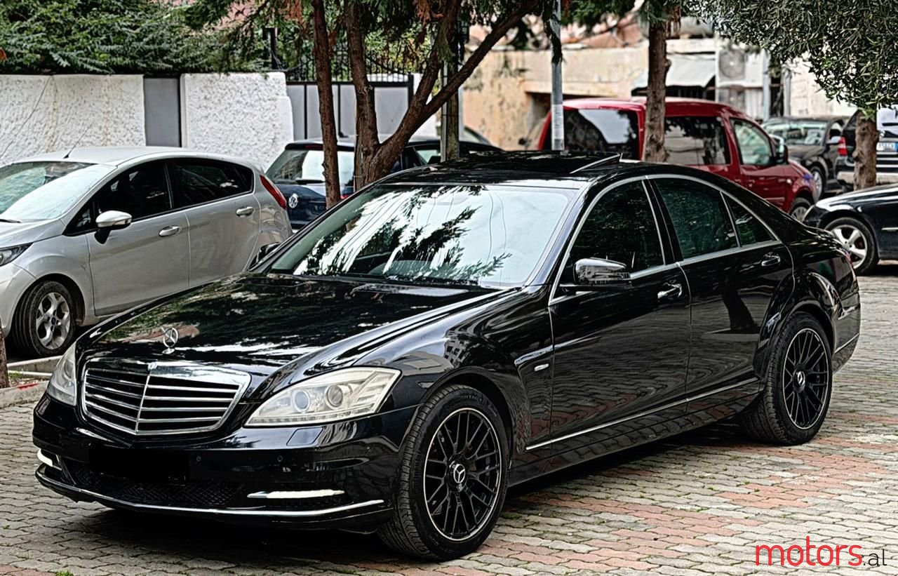 2010' Mercedes-Benz S 350 photo #2