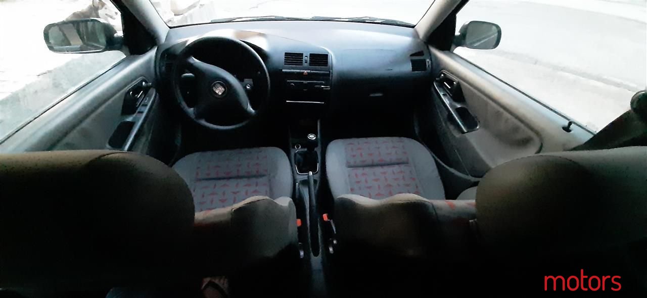 2001' SEAT Cordoba photo #6