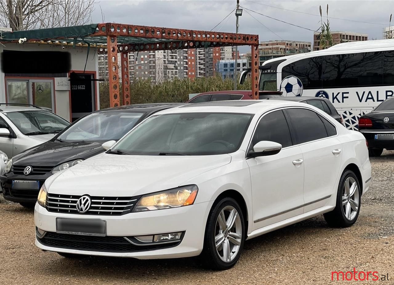 2012' Volkswagen Passat photo #4