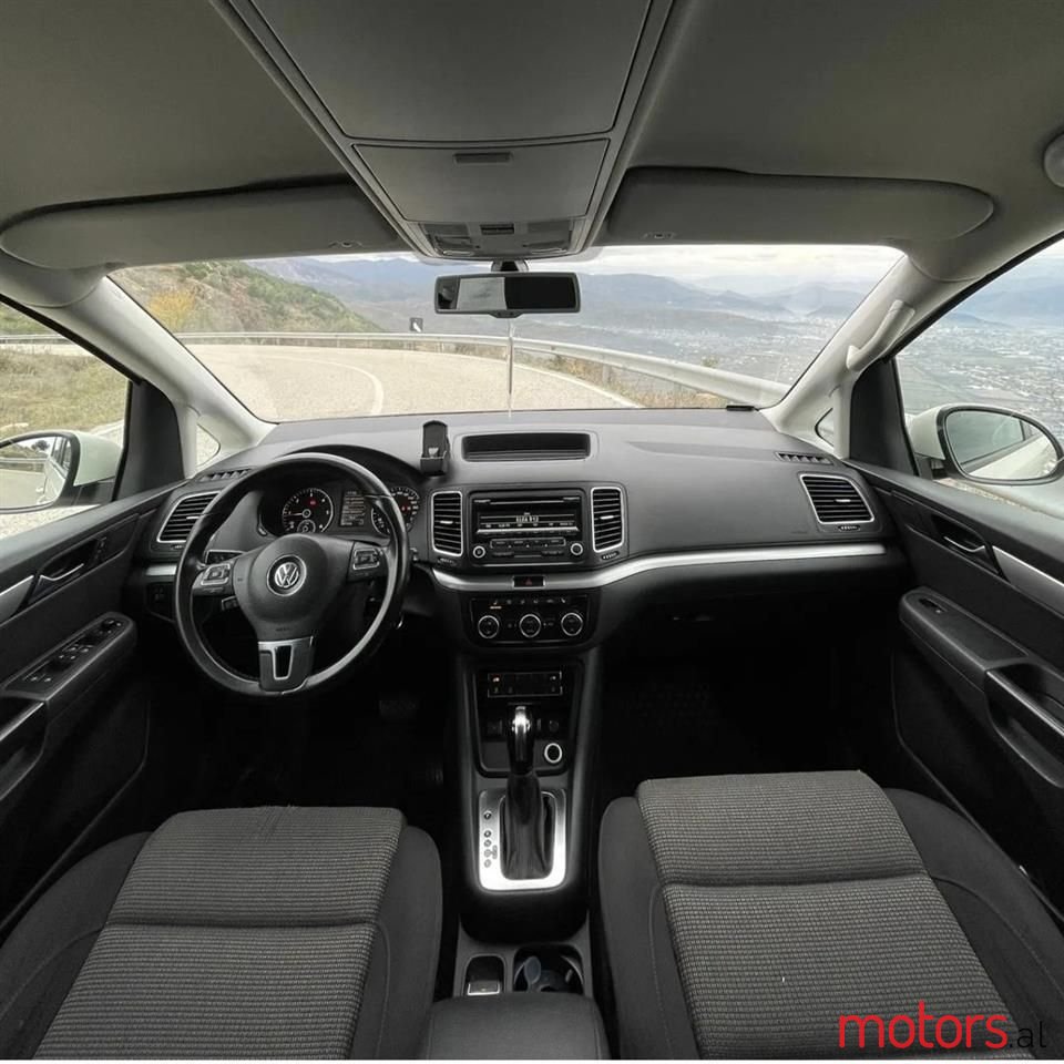 2015' Volkswagen Sharan photo #5