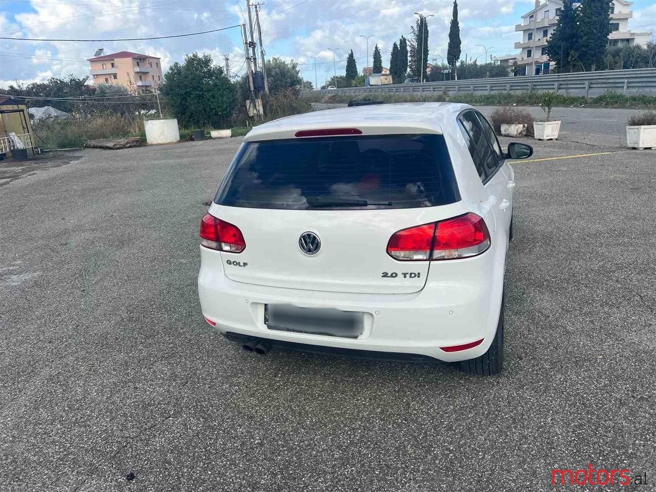 2011' Volkswagen Golf photo #5