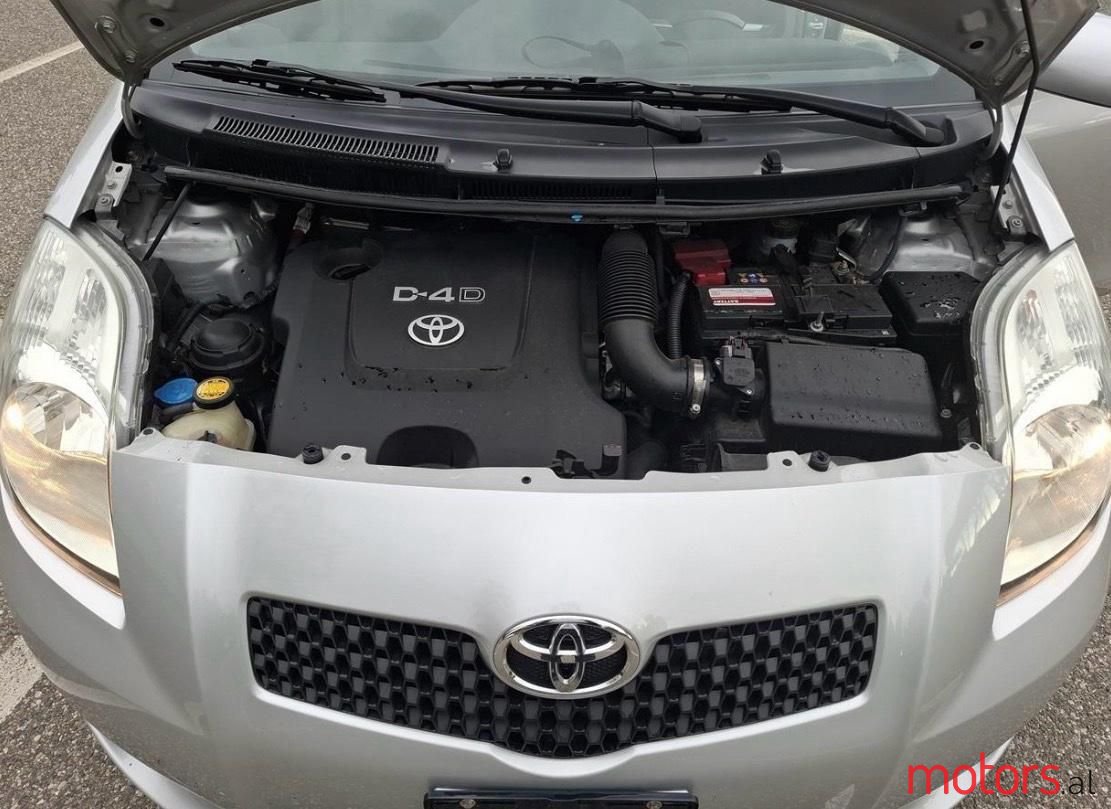 2009' Toyota Yaris photo #5