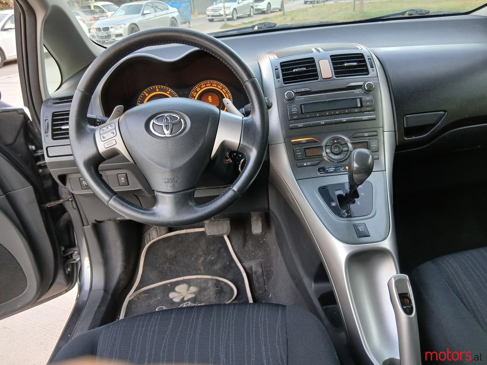 2008' Toyota Auris photo #4
