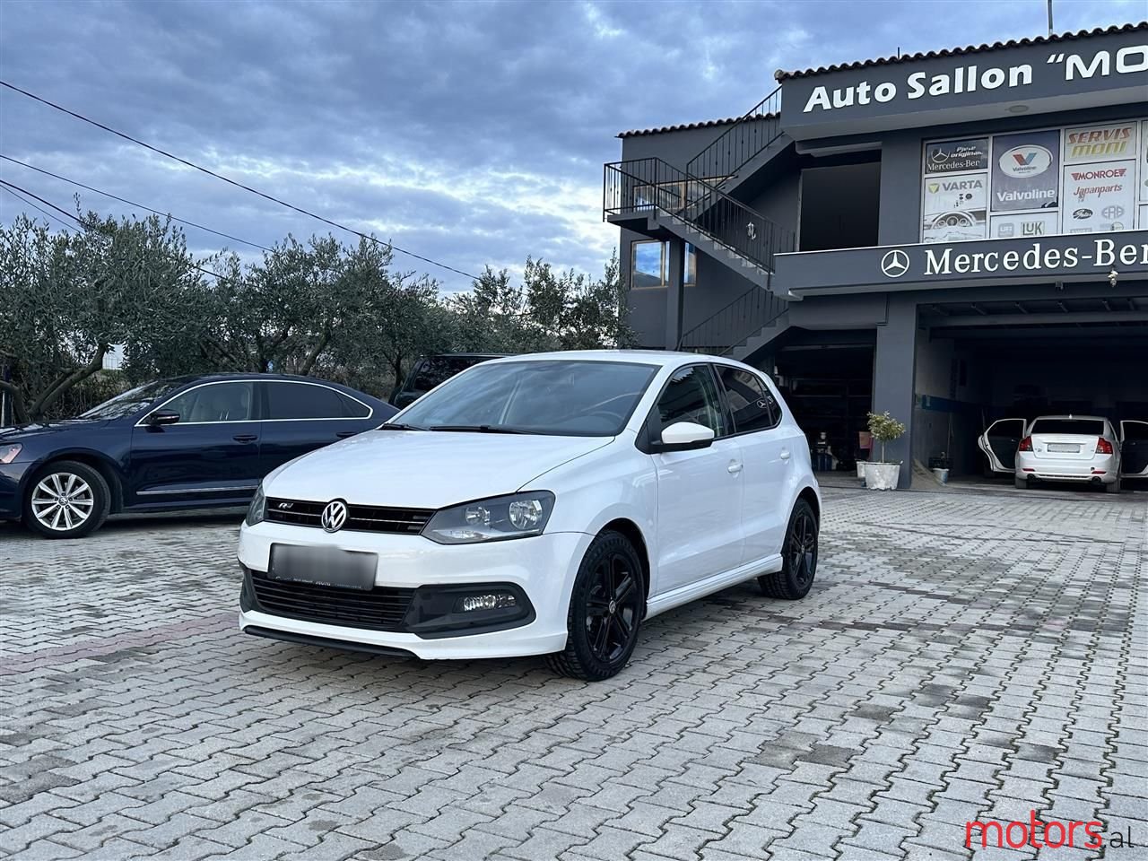 2013' Volkswagen Polo photo #1