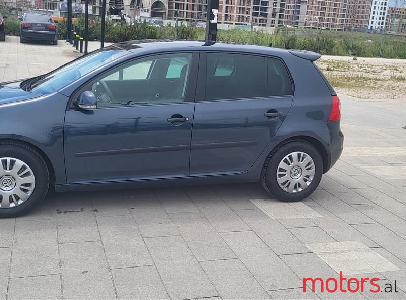 2005' Volkswagen Golf photo #4