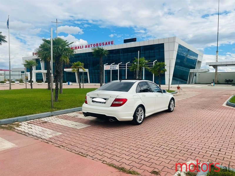 2012' Mercedes-Benz C 300 photo #4