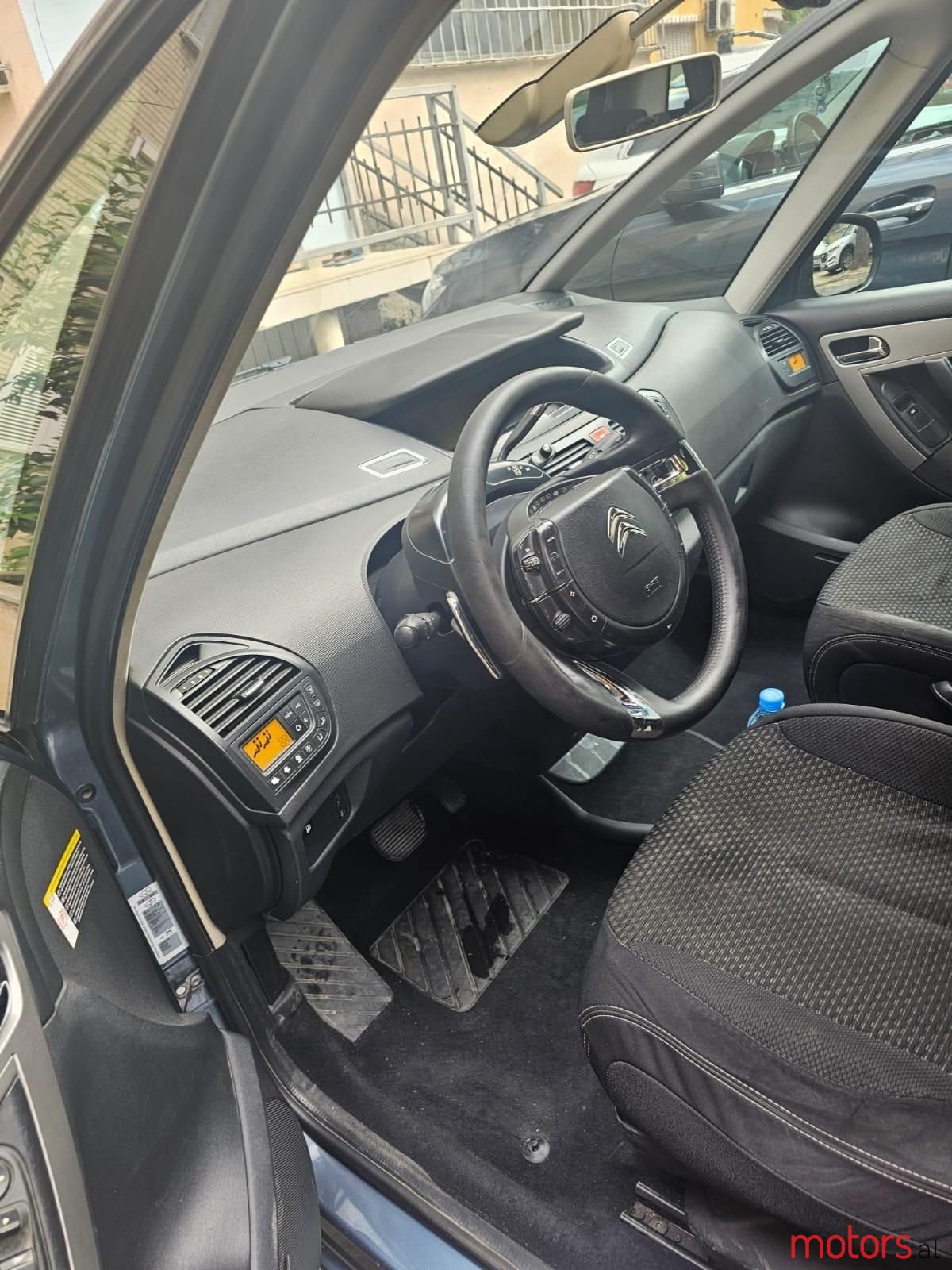 2011' Citroen C4 photo #6