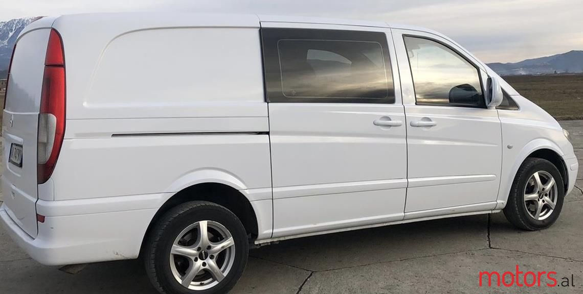 2007' Mercedes-Benz V 220 photo #1