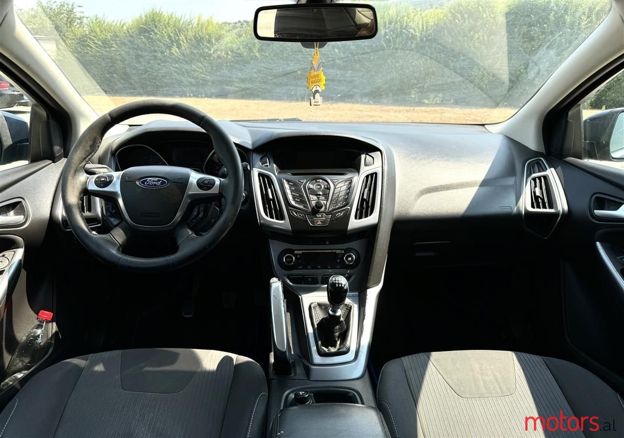 2012' Ford Focus photo #4