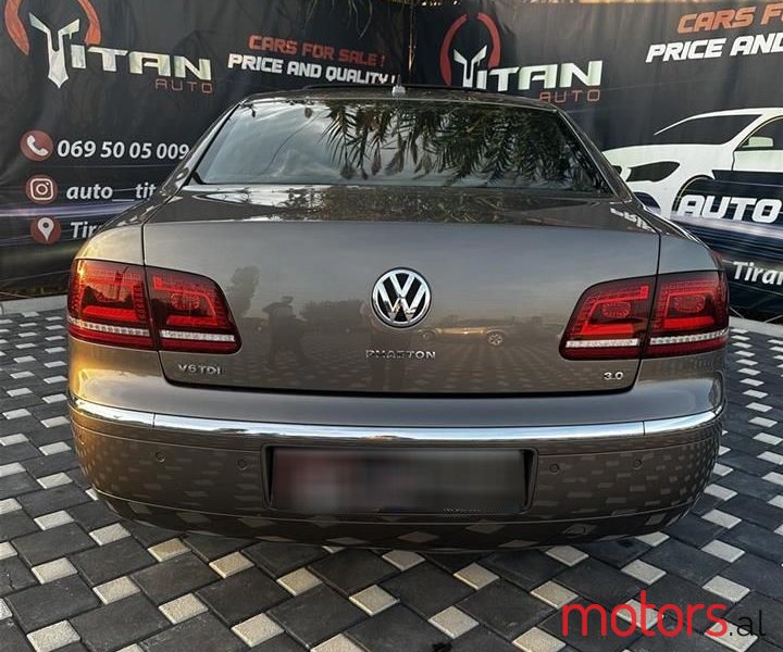 2014' Volkswagen Phaeton photo #6