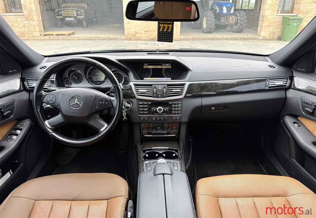 2012' Mercedes-Benz E 55 AMG photo #2