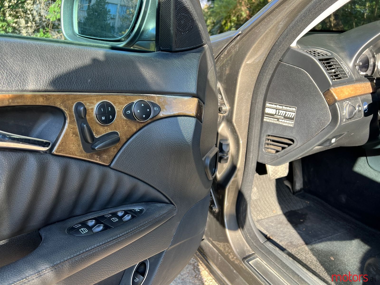 2006' Mercedes-Benz E 320 photo #6