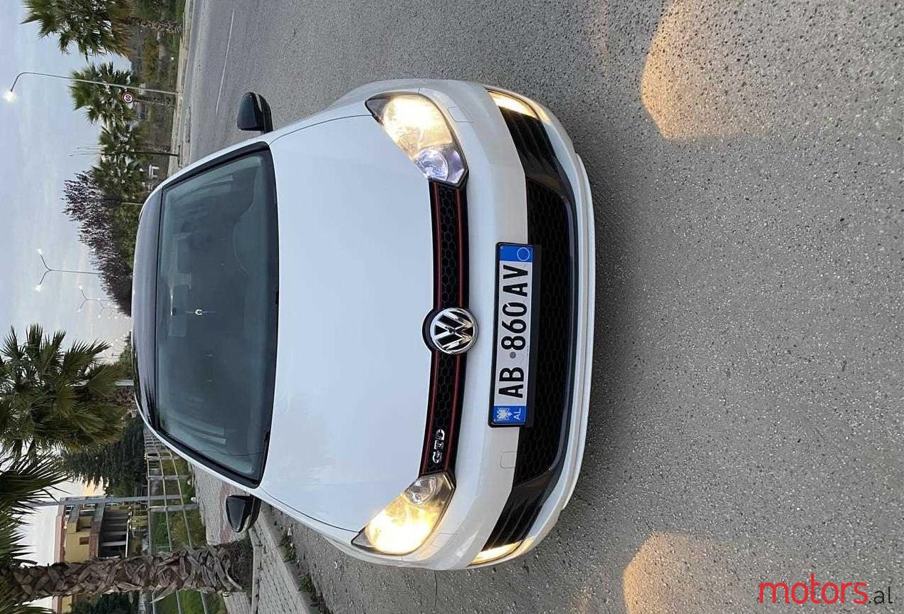 2010' Volkswagen Golf photo #1