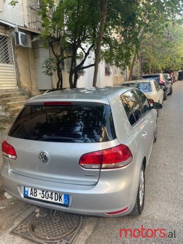 2010' Volkswagen Golf photo #3