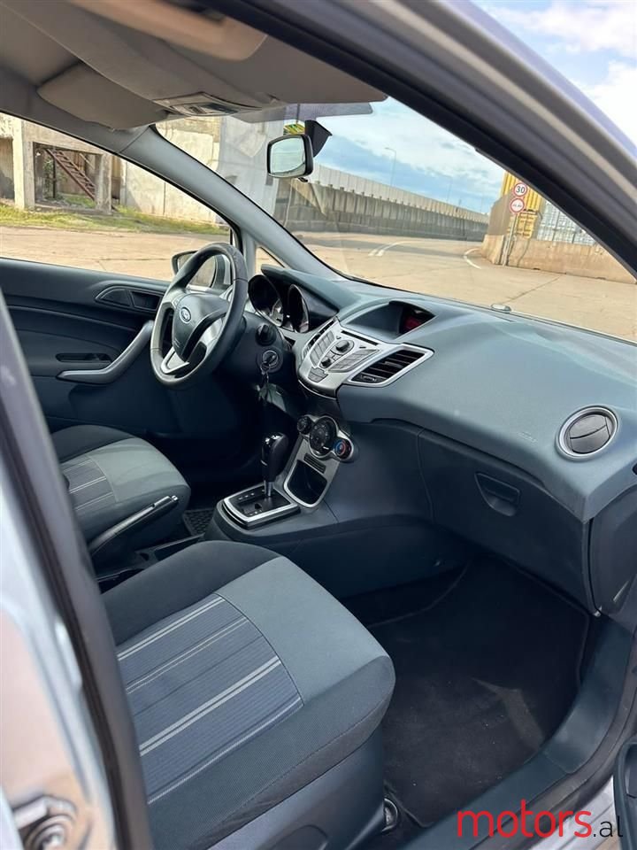 2010' Ford Fiesta photo #6