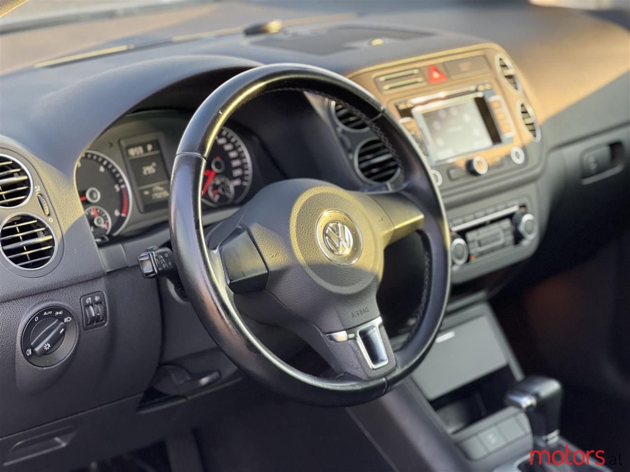 2009' Volkswagen Golf Plus photo #5