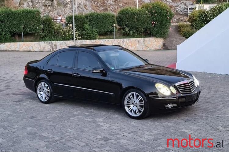 2008' Mercedes-Benz E 320 photo #1