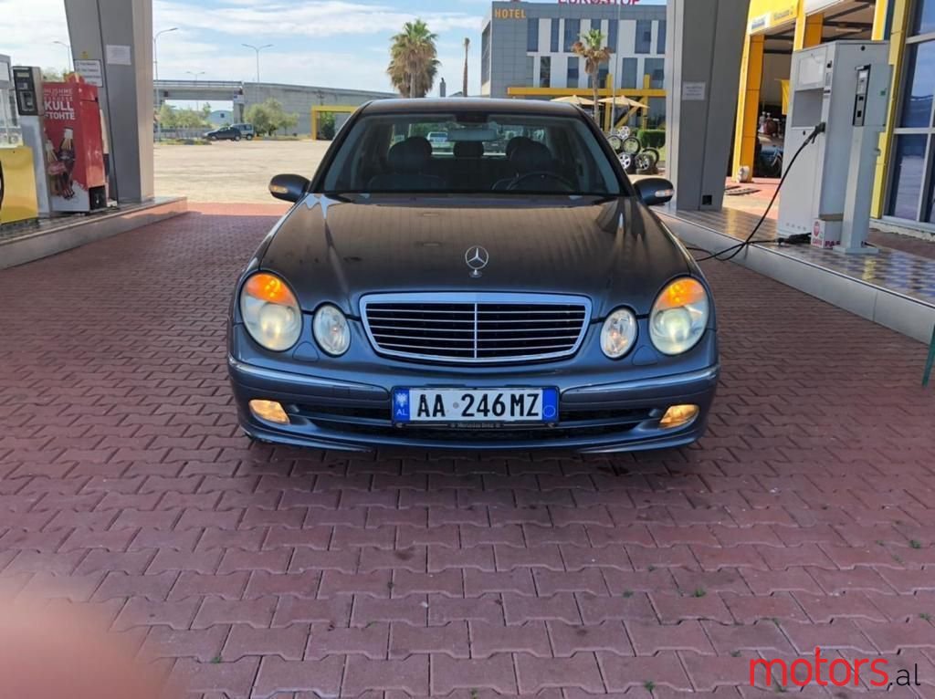 2005' Mercedes-Benz E 270 photo #1