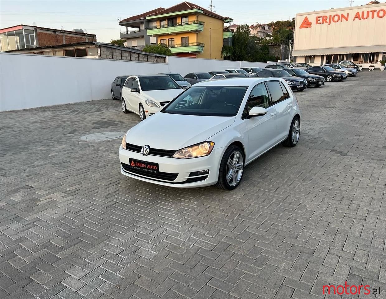 2015' Volkswagen Golf photo #1