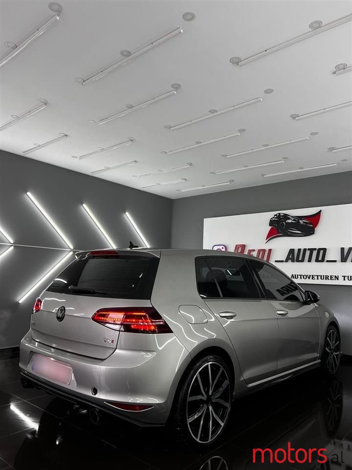 2017' Volkswagen Golf photo #5