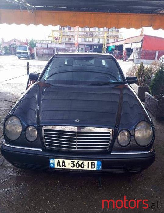 1998' Mercedes-Benz E 280 photo #1