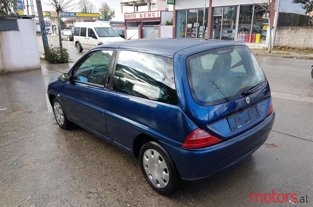 2001' Lancia Ypsilon photo #1