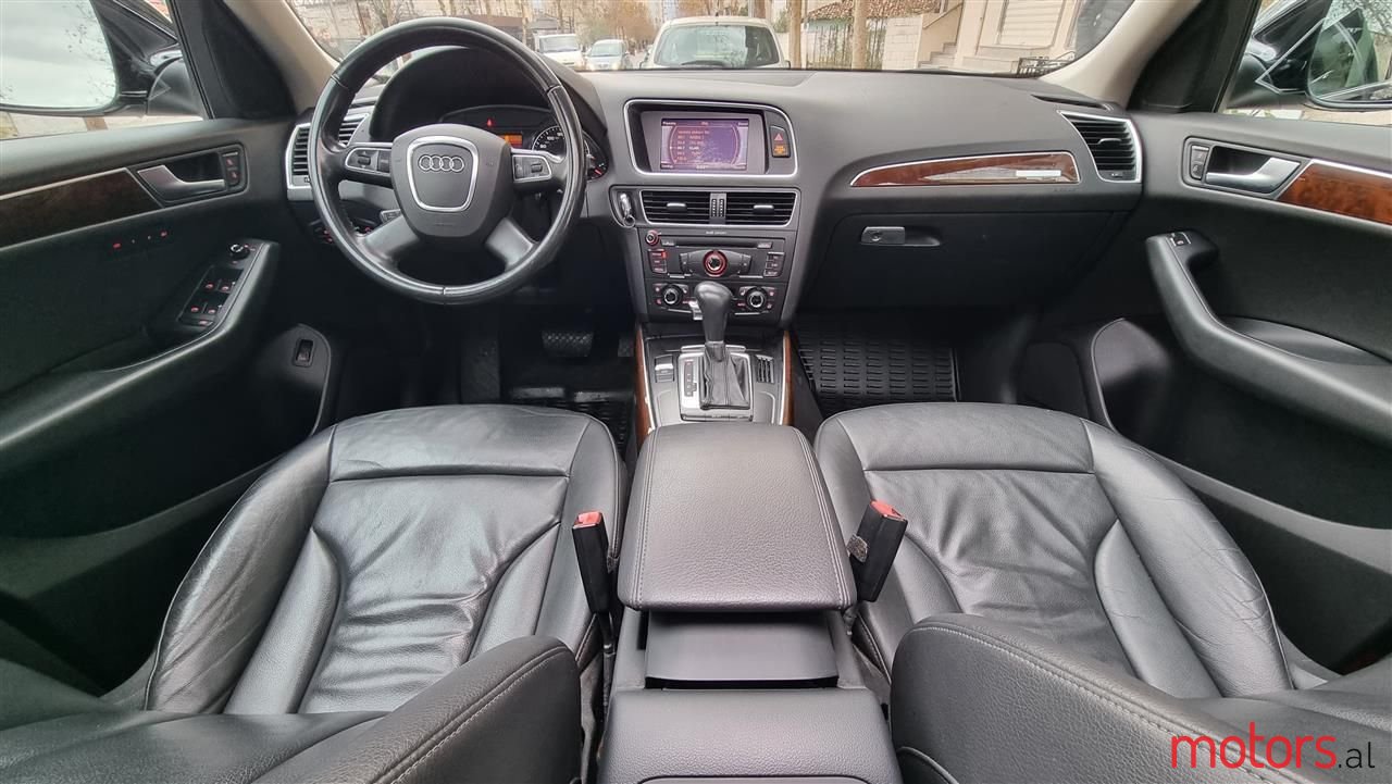 2011' Audi Q5 photo #5