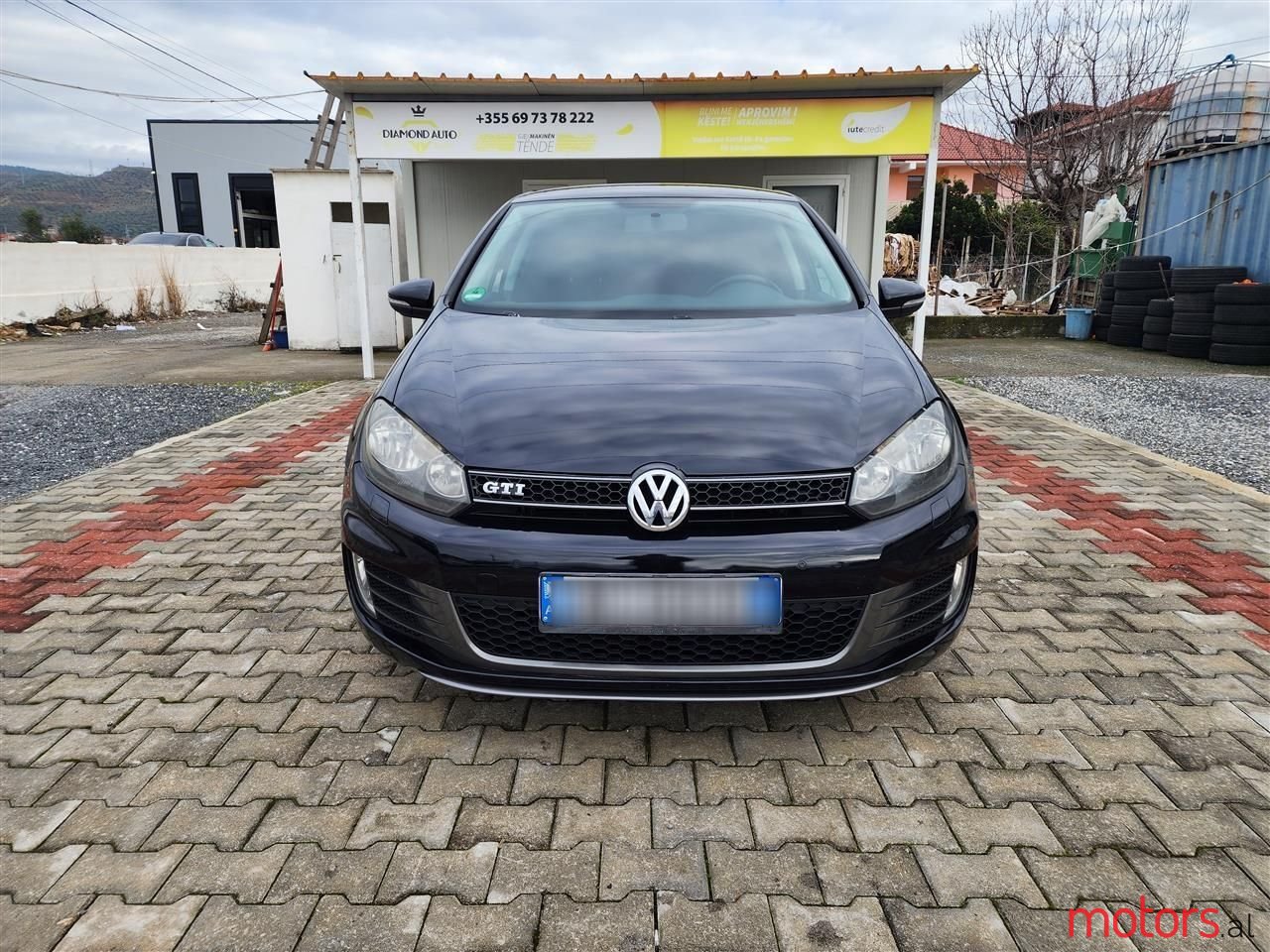 2011' Volkswagen Golf photo #2