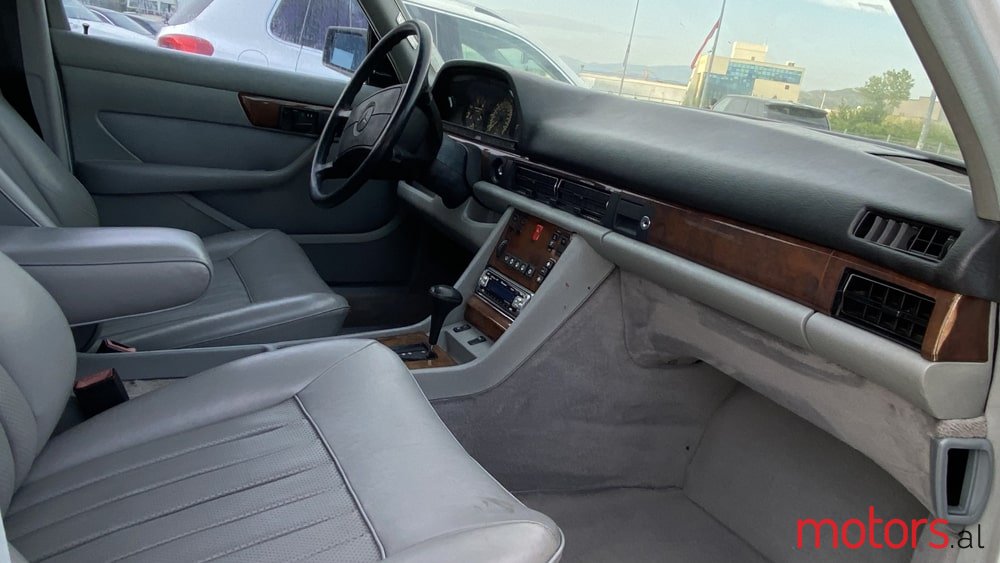 1987' Mercedes-Benz SL 560 photo #7