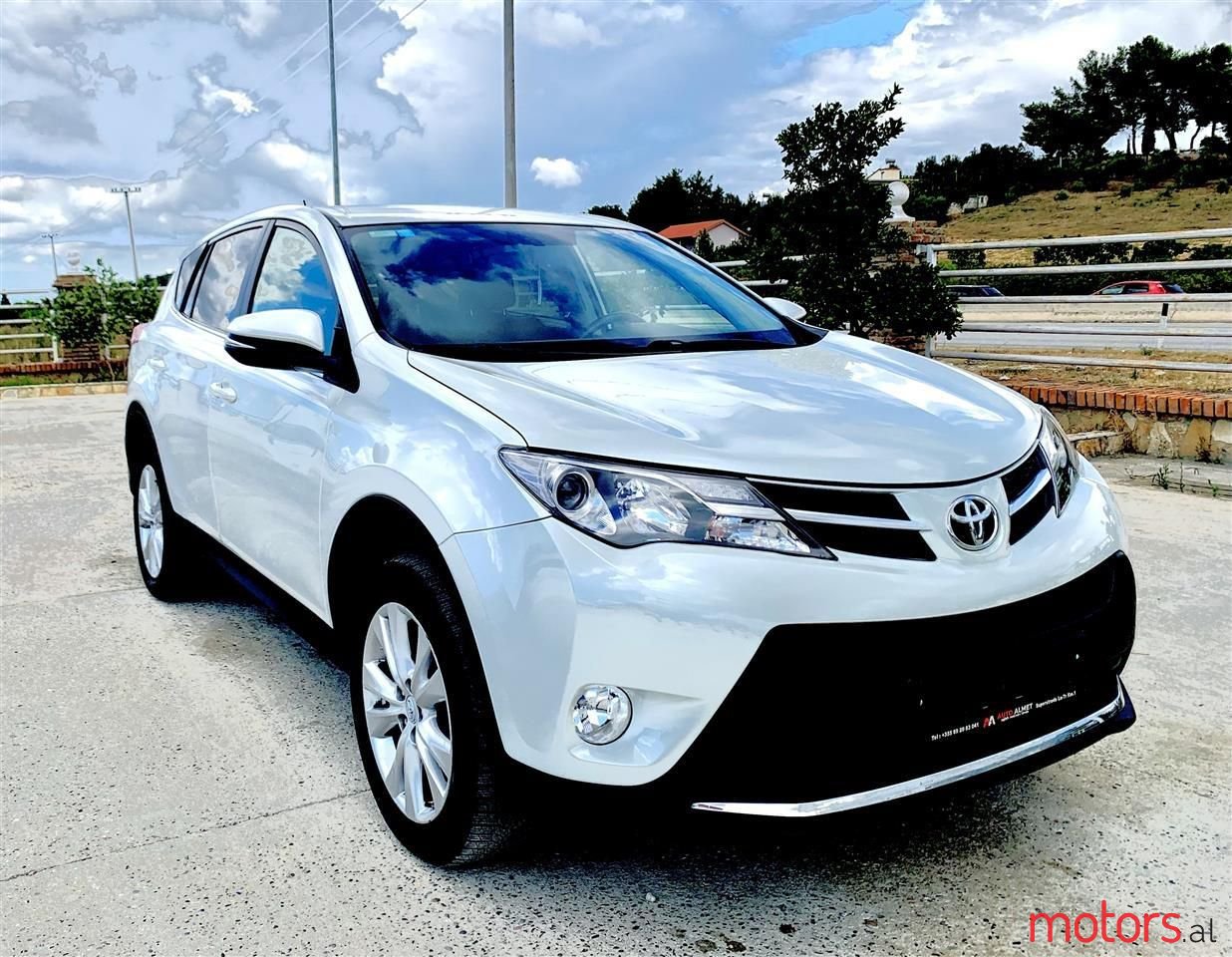 2014' Toyota RAV4 photo #2