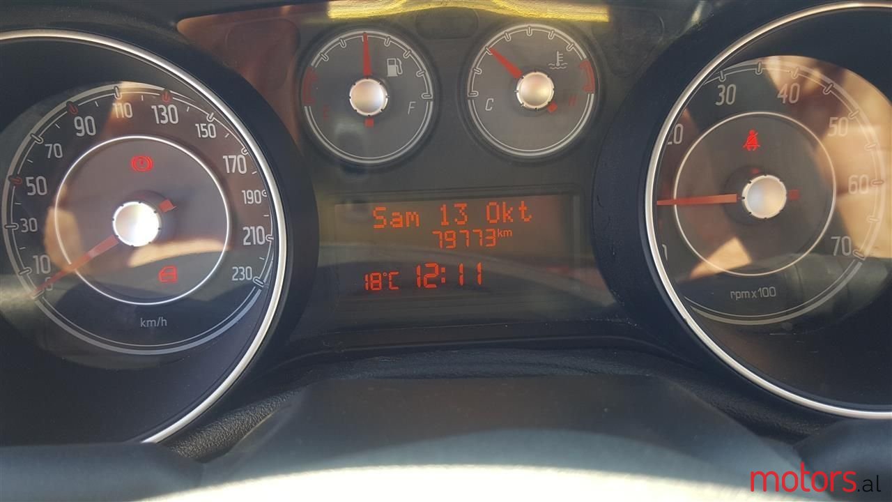 2013' Fiat Punto Evo photo #6