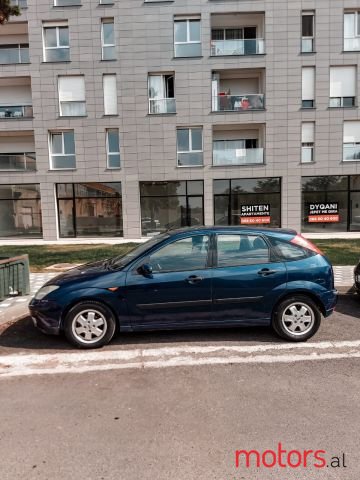 2004' Ford Focus photo #2