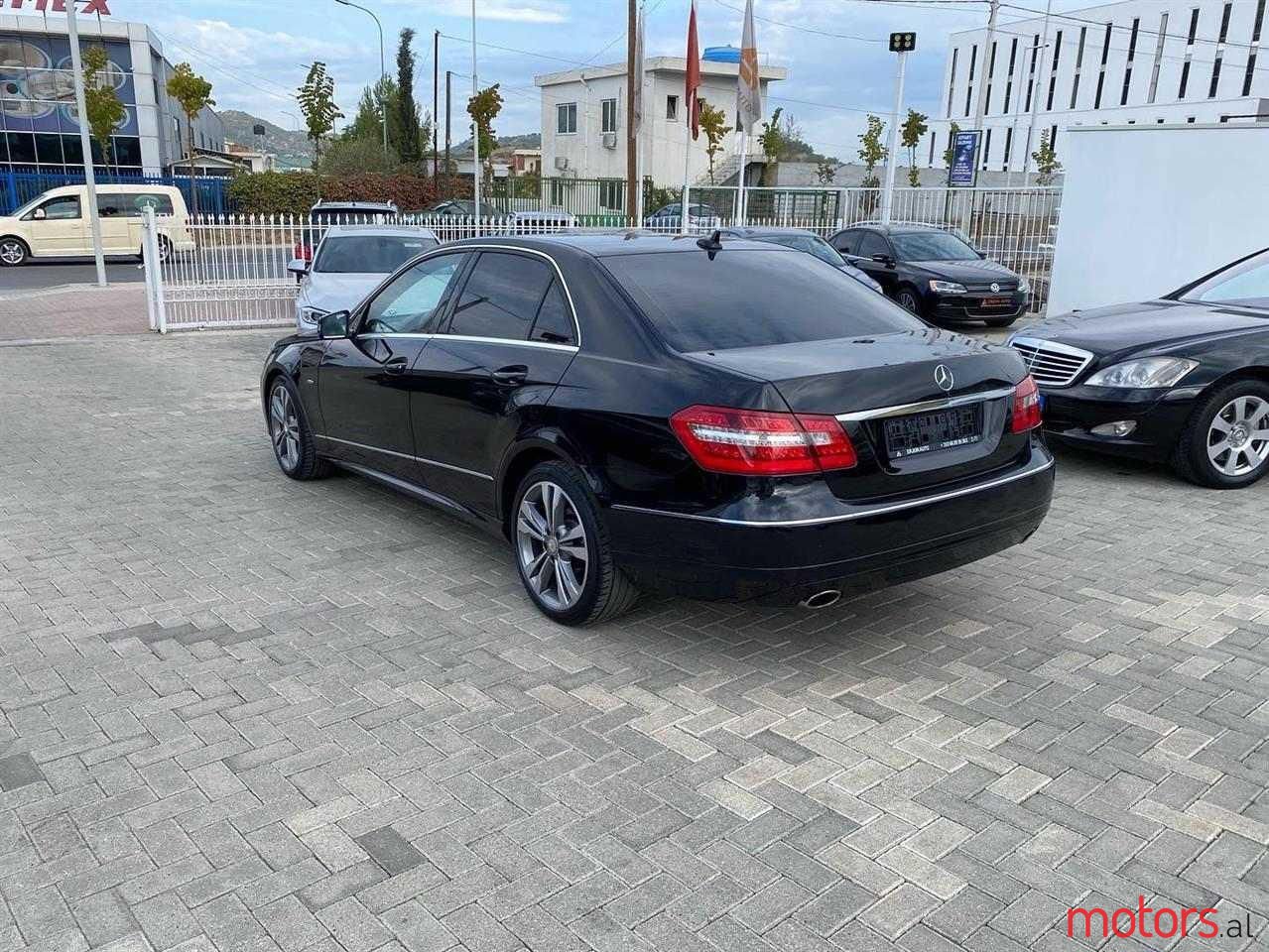 2010' Mercedes-Benz E 350 photo #4