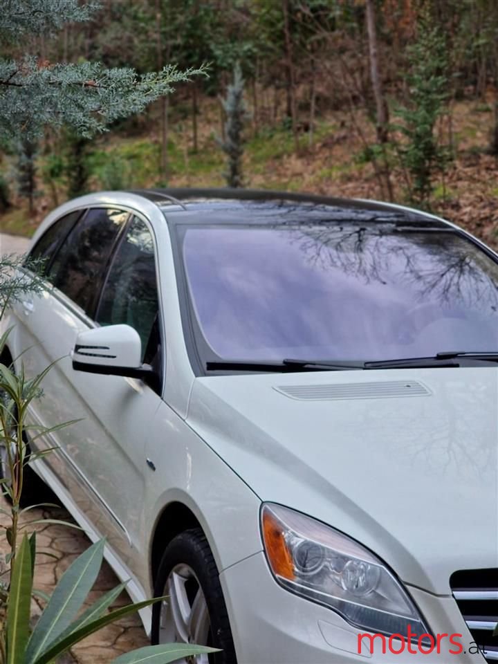 2012' Mercedes-Benz R 350 photo #6