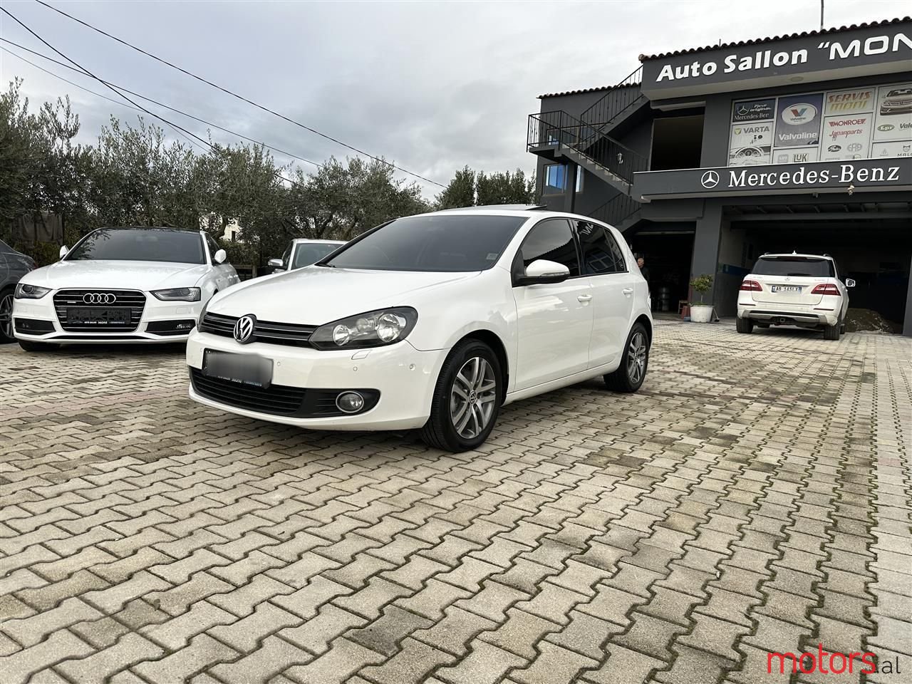 2010' Volkswagen Golf photo #1