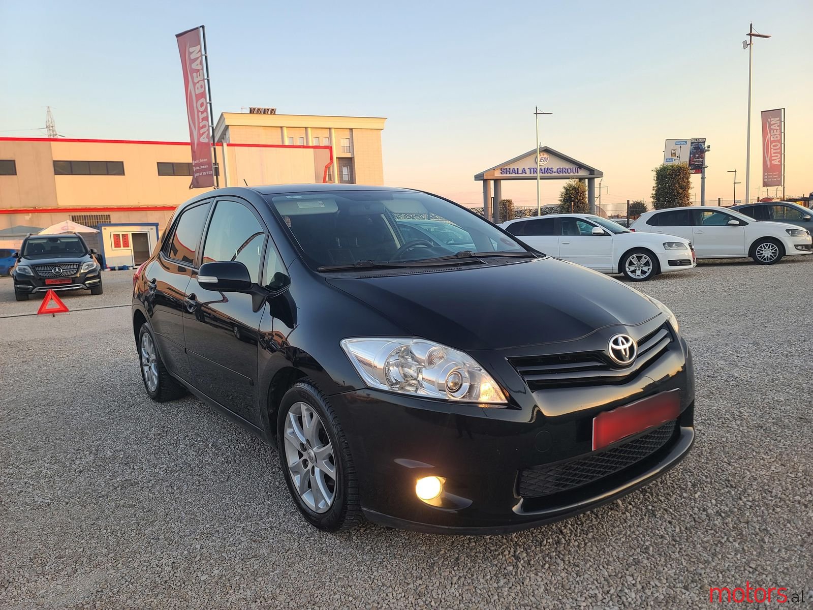 2012' Toyota Auris photo #4
