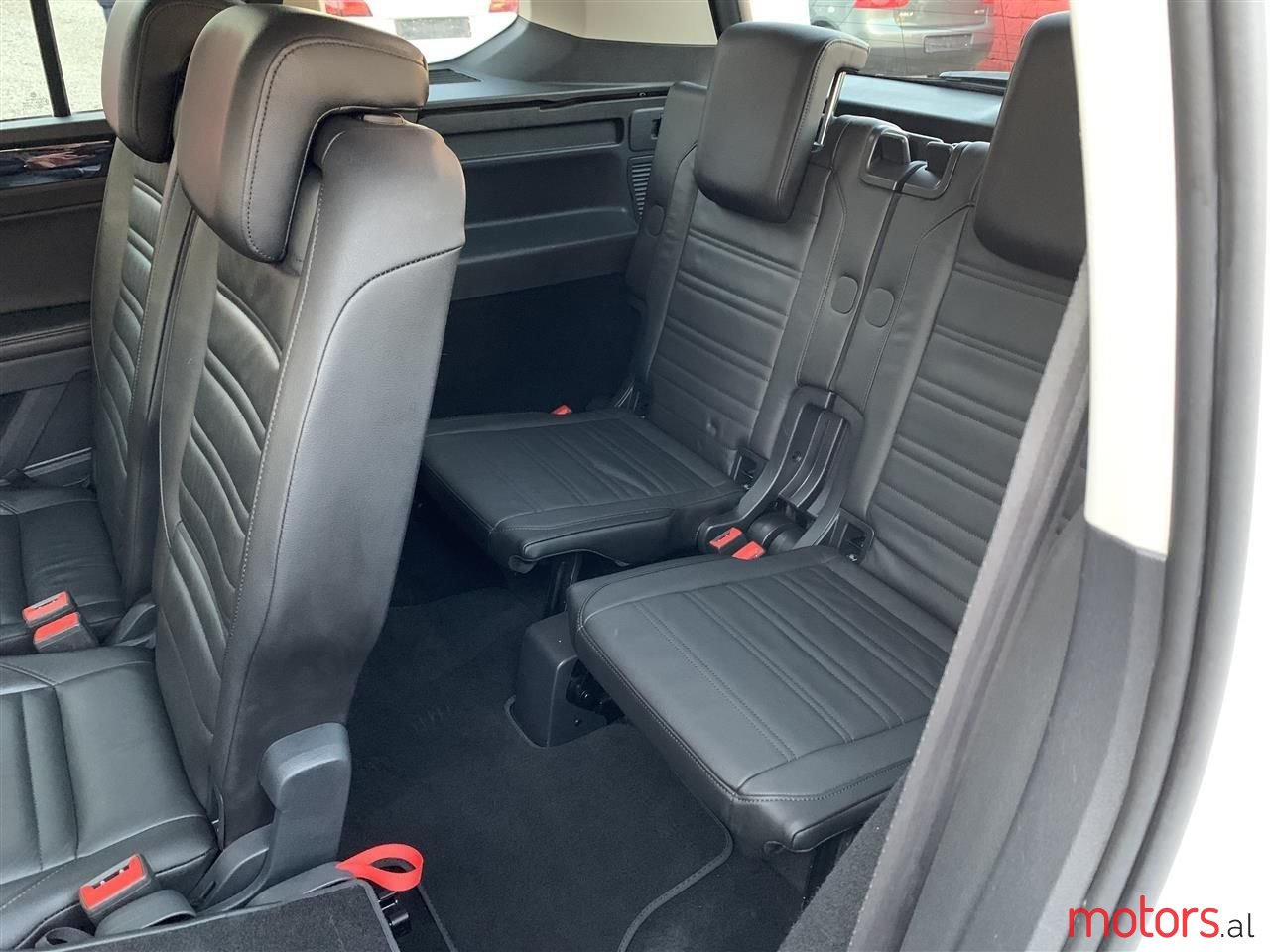 2016' Volkswagen Touran photo #3