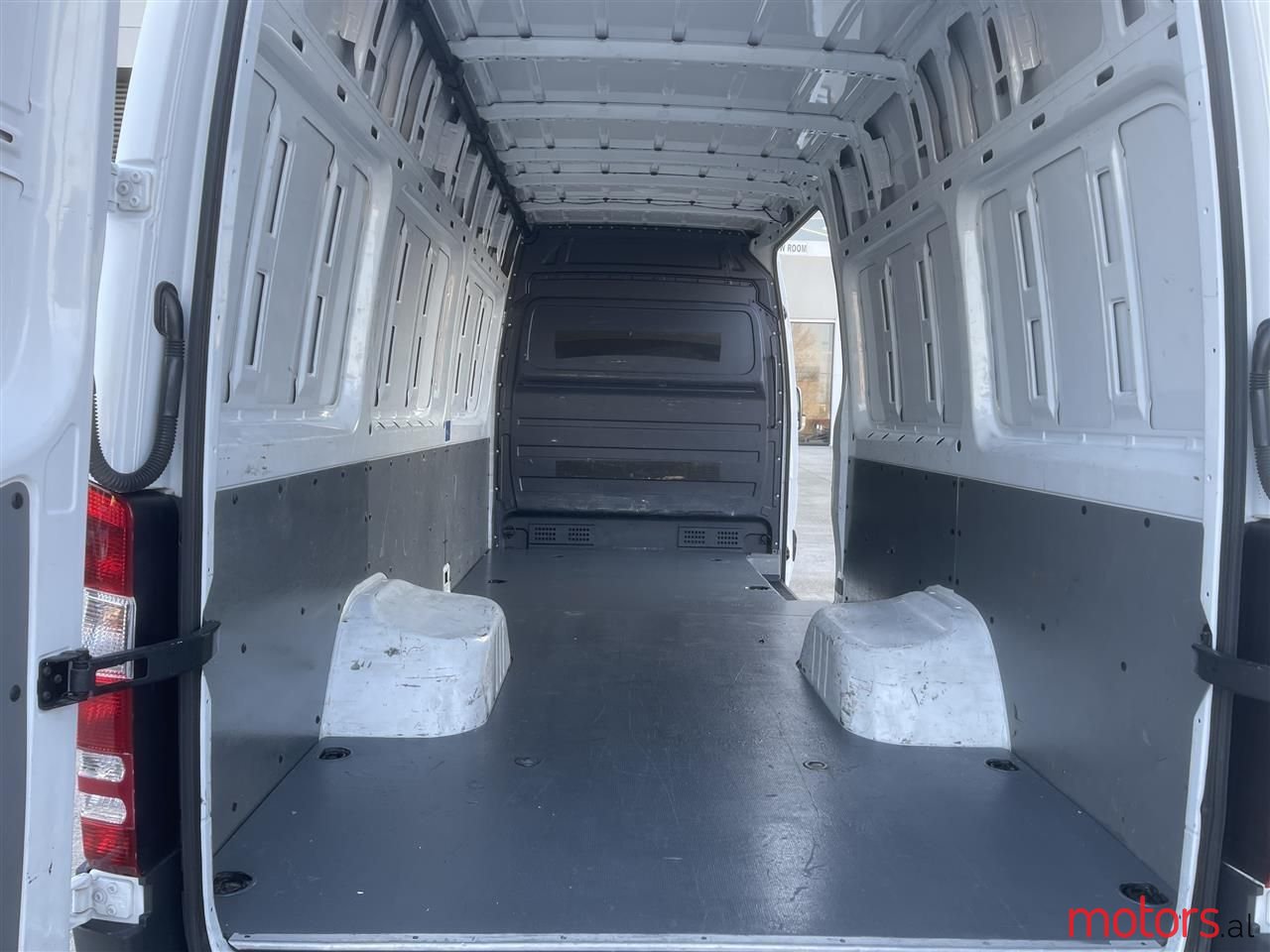 2011' Mercedes-Benz Sprinter photo #6