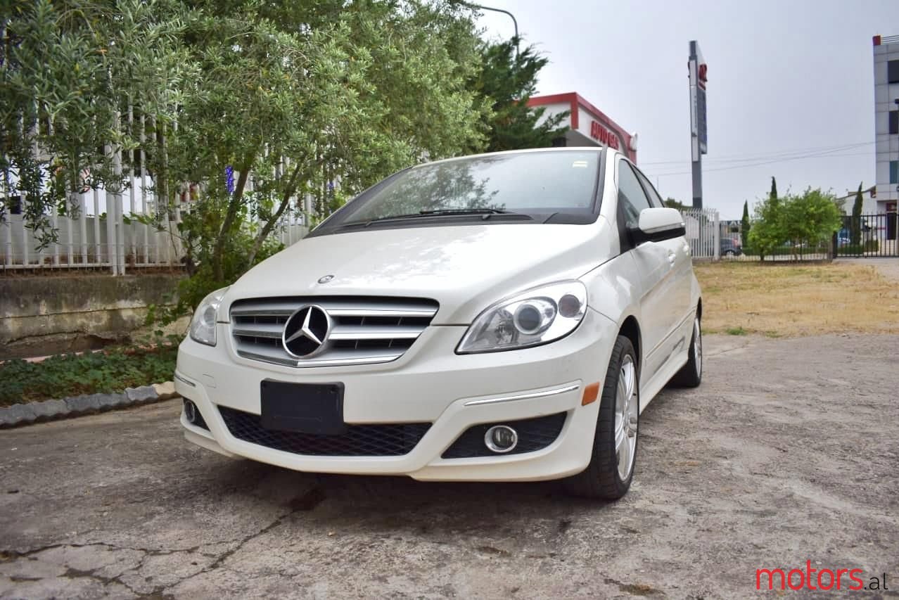2011' Mercedes-Benz B 200 photo #1
