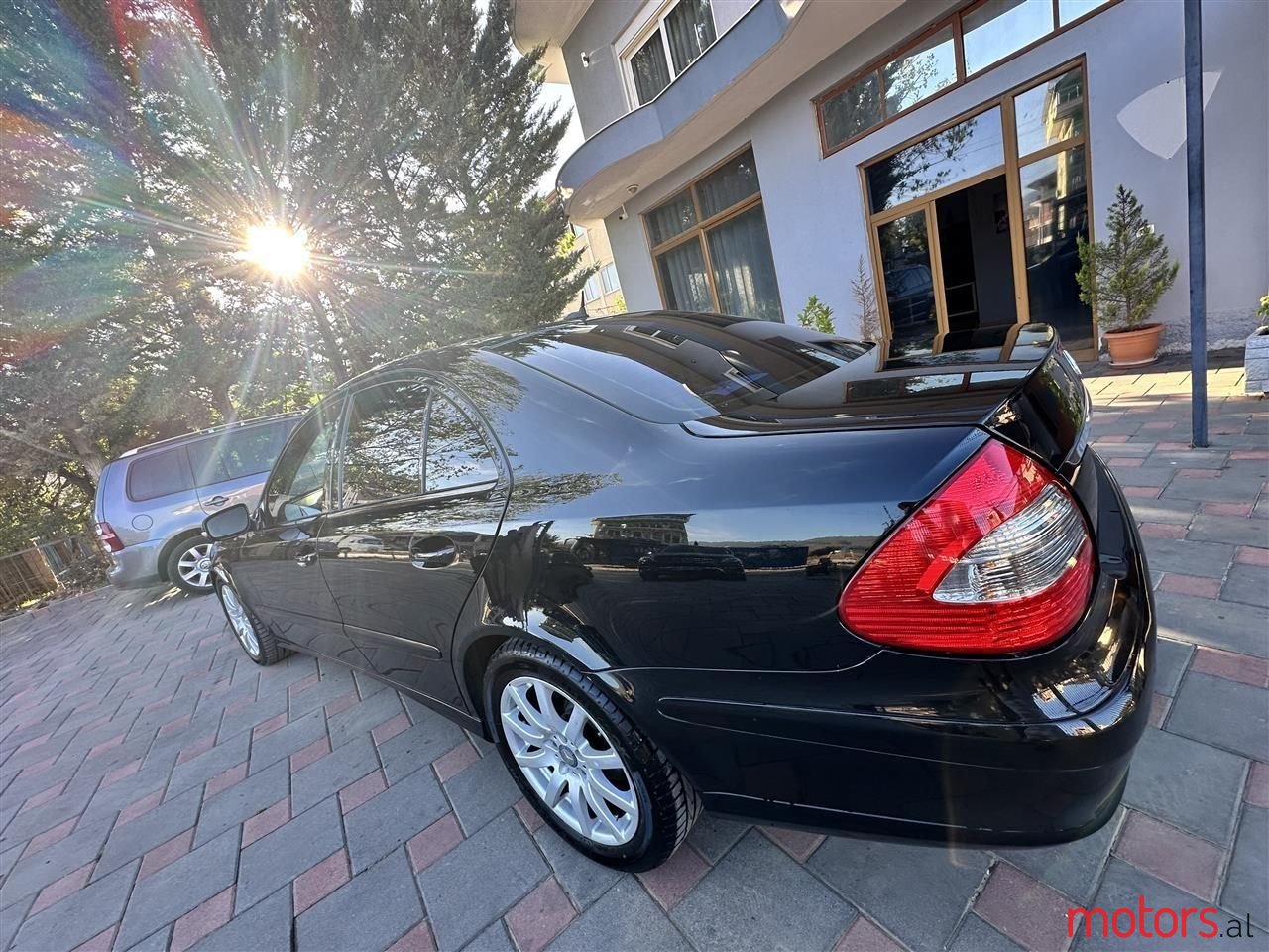 2009' Mercedes-Benz E 200 photo #5