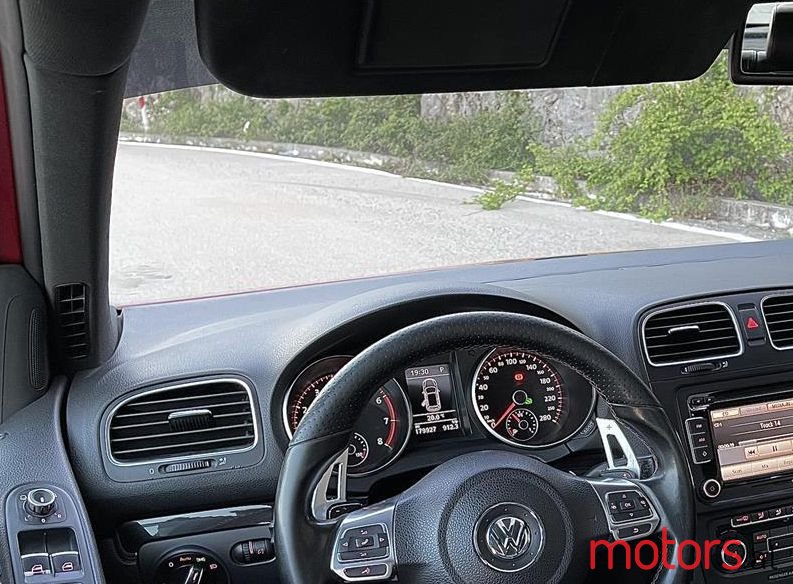 2012' Volkswagen Golf photo #2