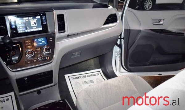 2017' Toyota Sienna 2017 Toyota Sienna photo #6