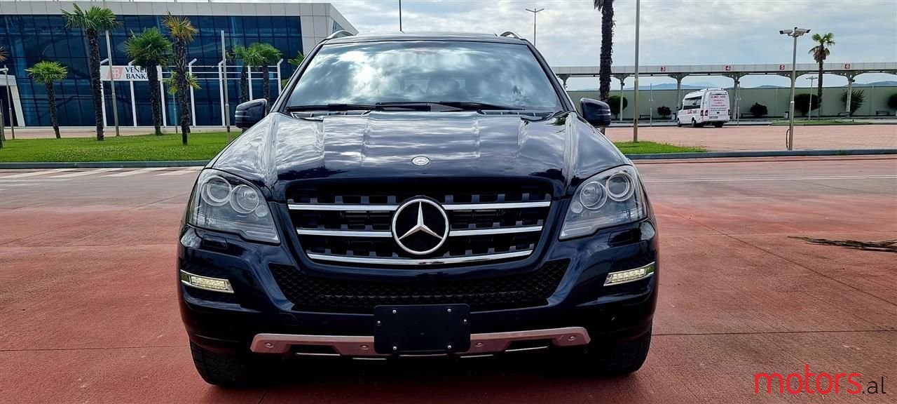 2011' Mercedes-Benz ML 350 photo #6