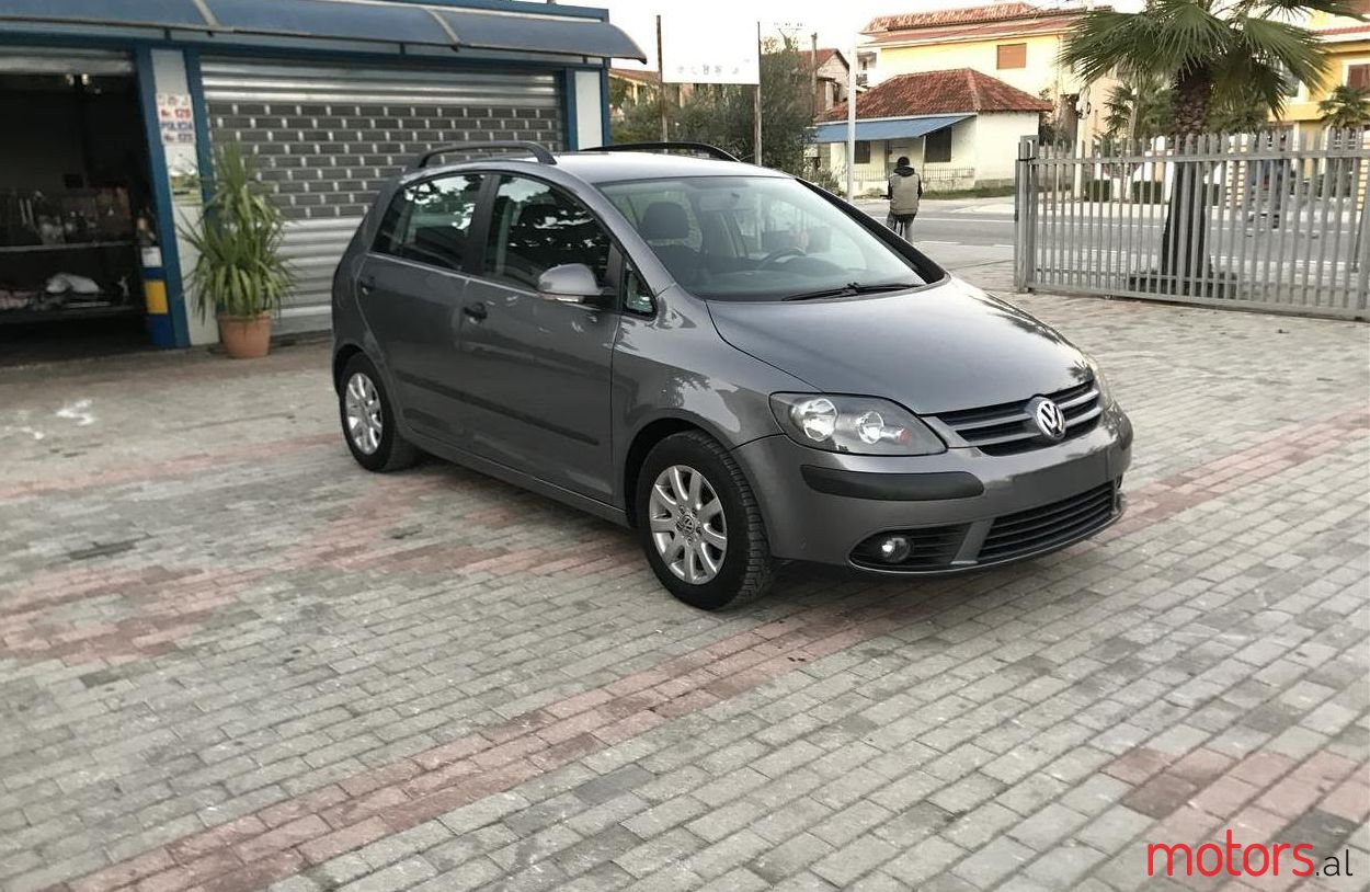 2008' Volkswagen Golf Plus photo #1