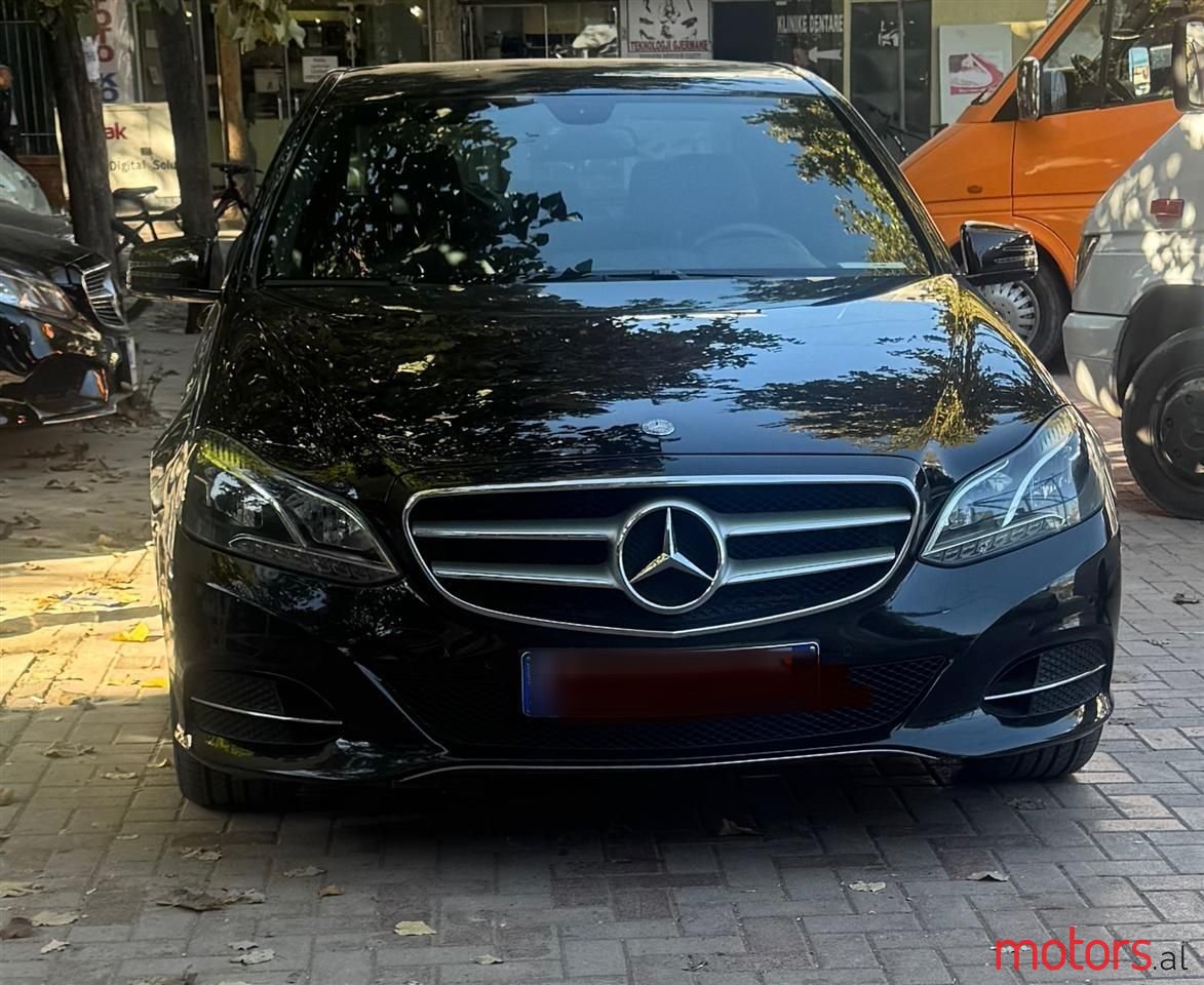 2013' Mercedes-Benz E 220 photo #3