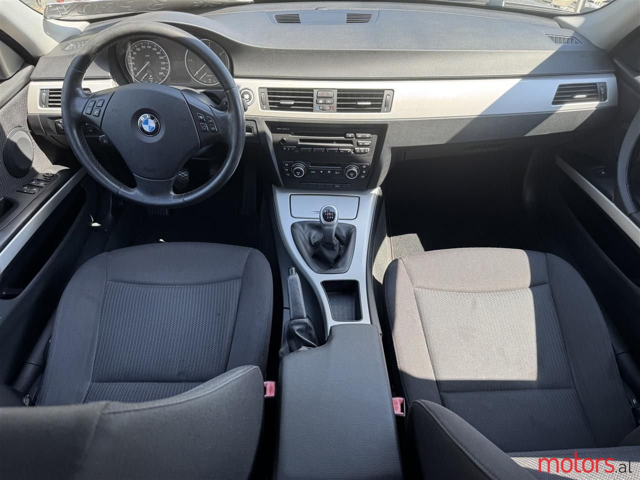 2008' BMW 318 photo #3