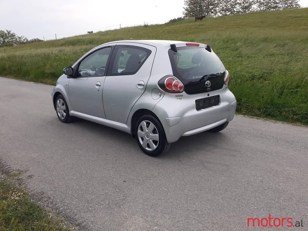 2011' Toyota Aygo photo #5