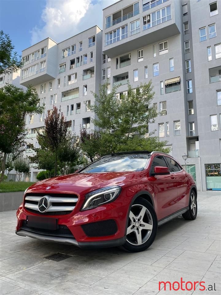 2015' Mercedes-Benz GLA 200 photo #2